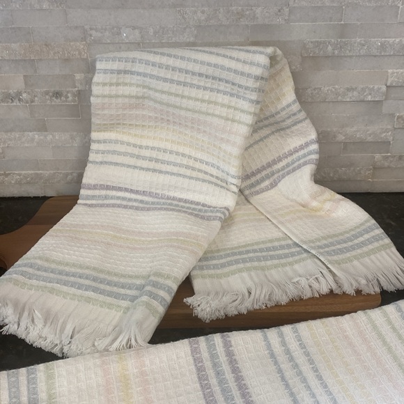 NWOT - Tea Towels set of 2 - Picture 3 of 5